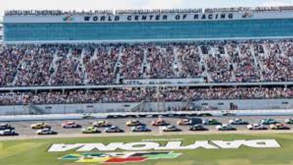 How Many Cars Race in the Daytona 500