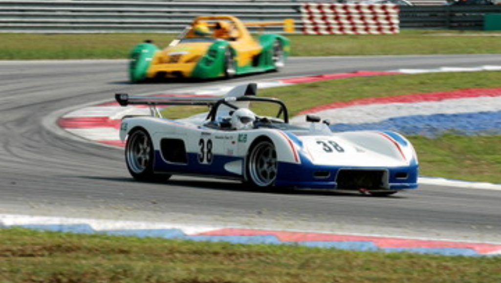 why don't race cars have airbags